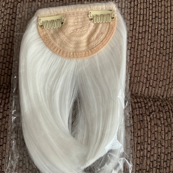 Women’s clip on bangs - Picture 2 of 3
